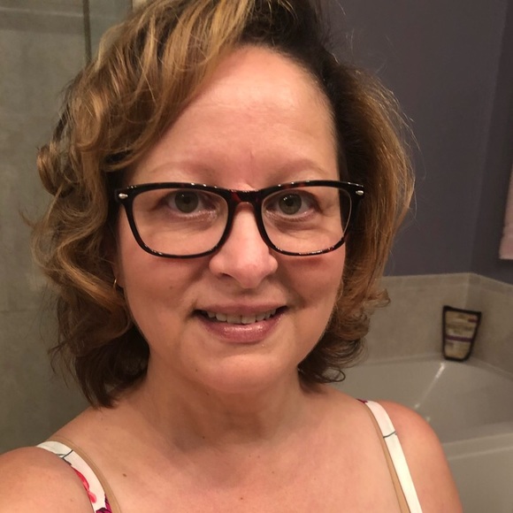 Meet your Posher, Carmen - Picture 1 of 1